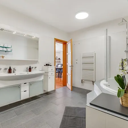 Skyline 127m With Terrace - Castle View Apartment