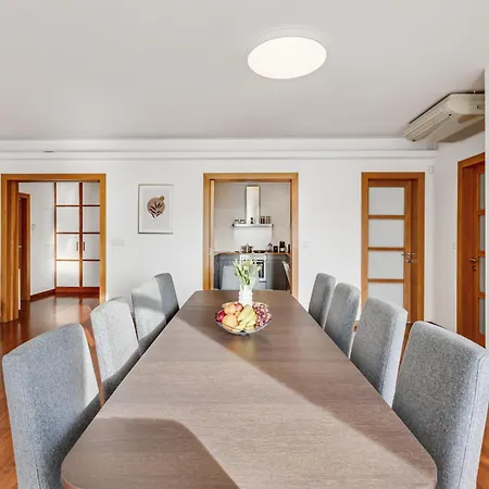 Skyline 127m With Terrace - Castle View *