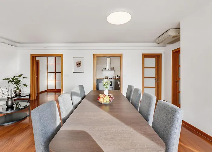 Skyline 127m With Terrace - Castle View *