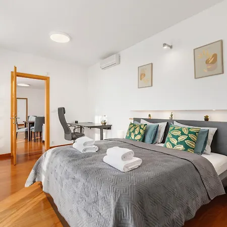 Skyline 127m With Terrace - Castle View * Praha