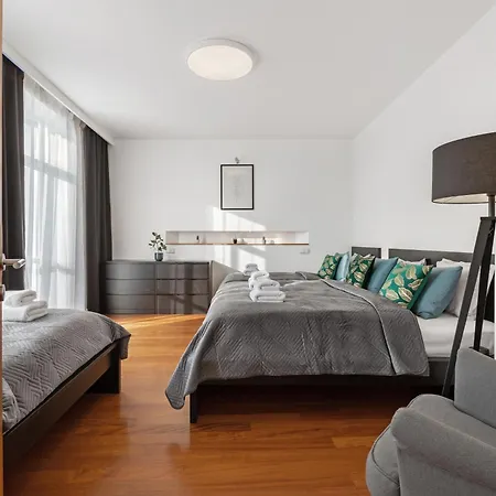 Skyline 127m With Terrace - Castle View Praha