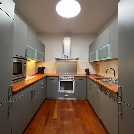 Skyline 127m With Terrace - Castle View Apartmán *